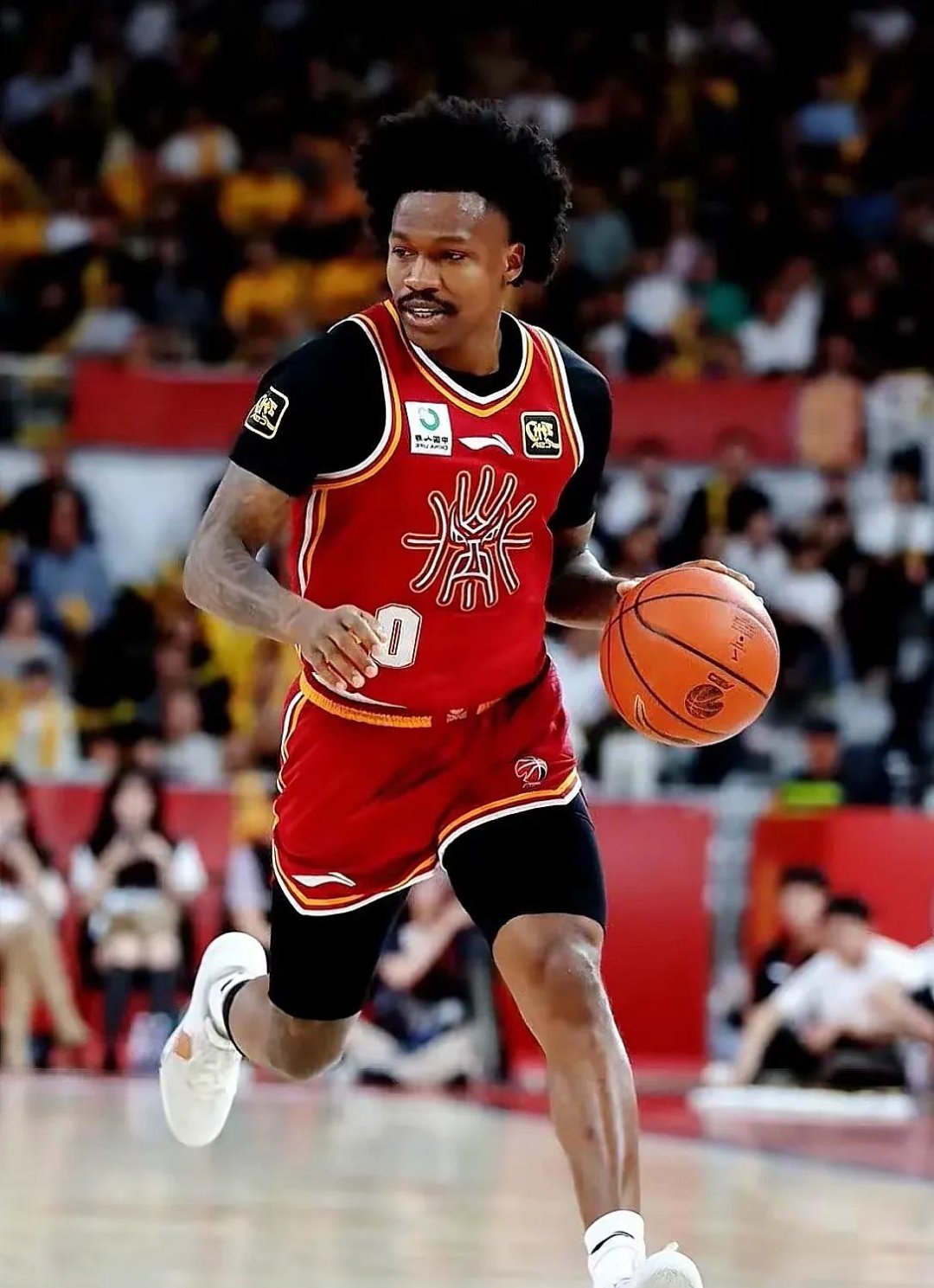 爱游戏官网转会期CBA季后赛传出新动向，明尼苏达森林狼防线松动，管理层表态——悬念犹存，团队化学反应显著的简单介绍