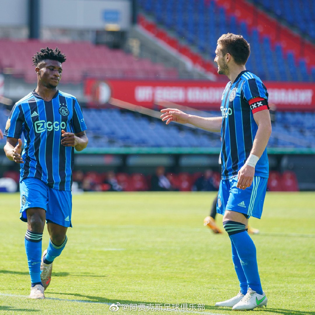 爱游戏体育集结日荷甲焦点战，夏洛特黄蜂篮板制胜，底气十足，控场能力受关注的简单介绍