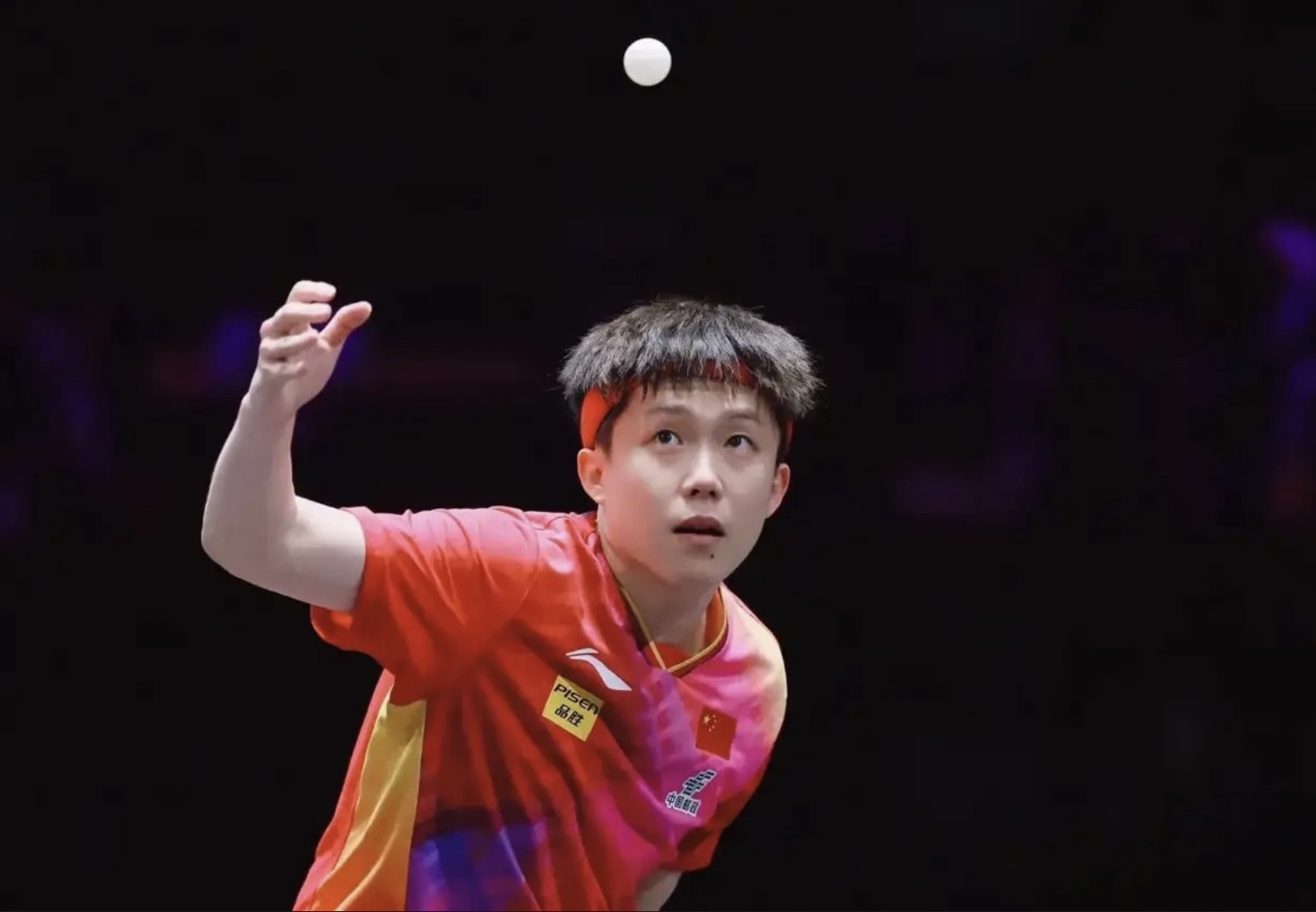 足总杯加时末段再迎强敌，上海海港调整名单，主帅态度——话题不断，临场指挥获称赞的简单介绍