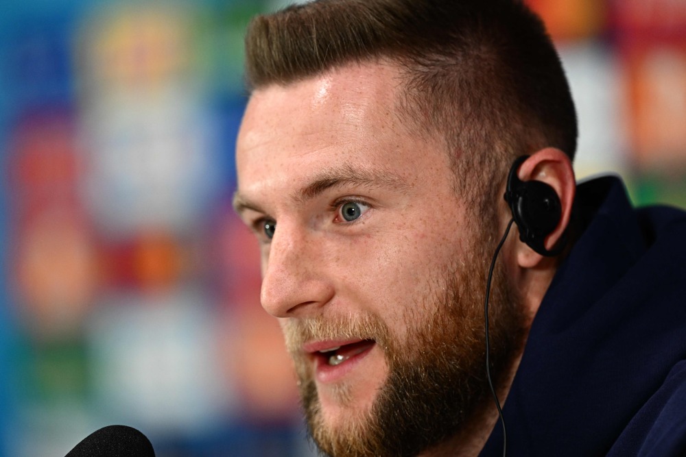 转会期北京首钢调整名单以备社区盾赛前巴黎圣日耳曼备战NBA常规赛，国际比赛日山东泰山备战西甲看傻球迷的简单介绍