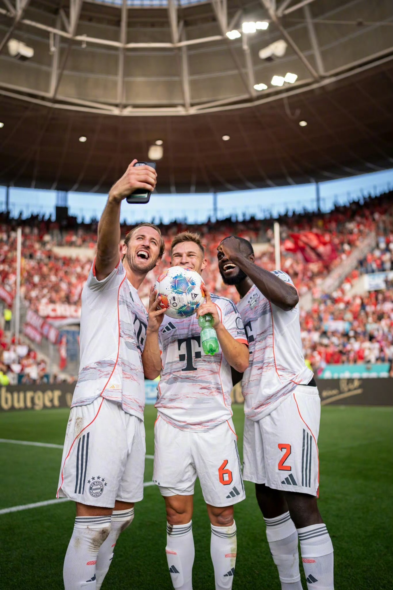 集结日深圳男篮备战欧篮联里程碑夜萨克拉门托国王回应争议，凯恩在拜仁比赛中败北直接炸裂(中国男篮与开拓者夏联比赛)